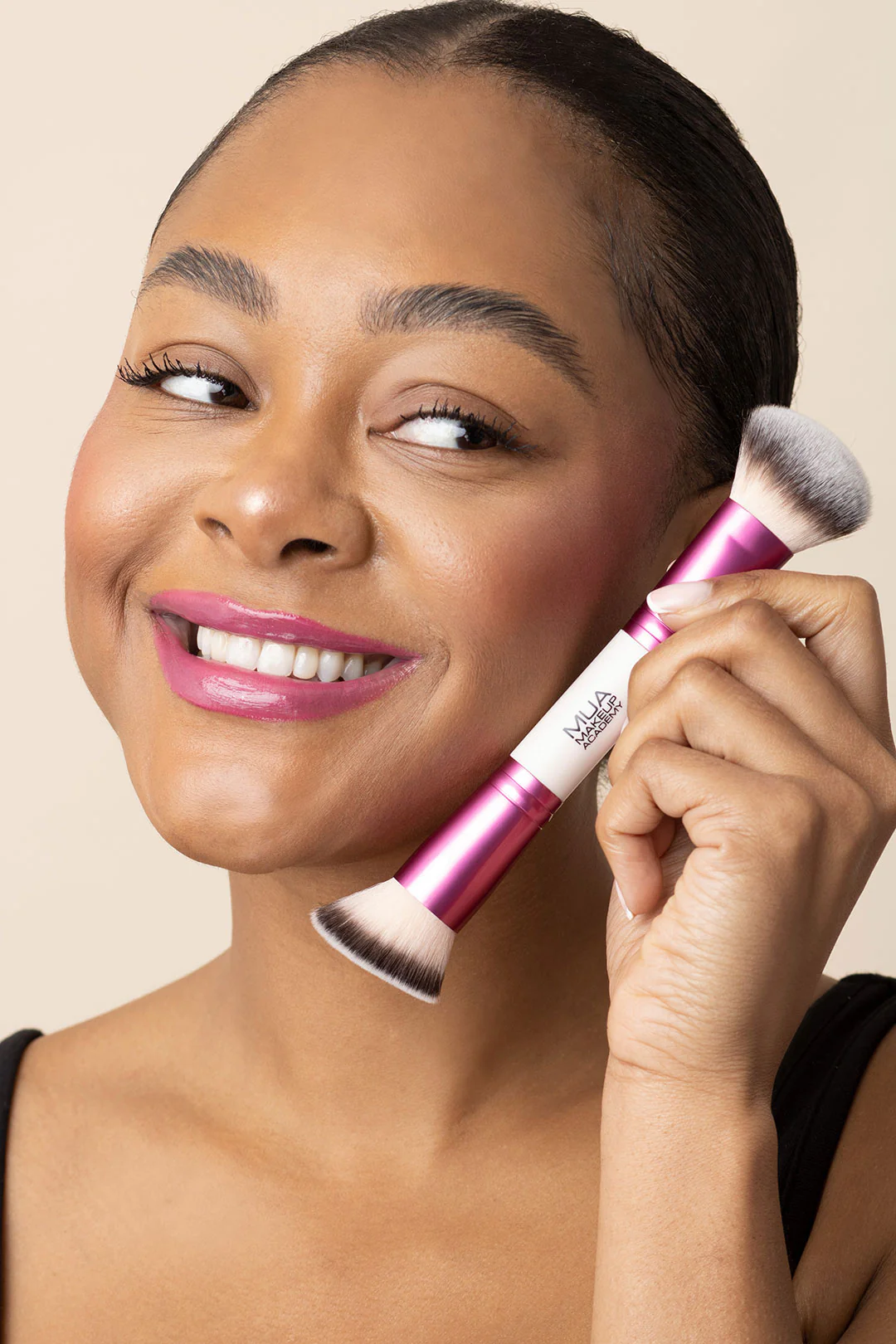 MUA x LOOK GOOD FEEL BETTER BRUSH - Image 4